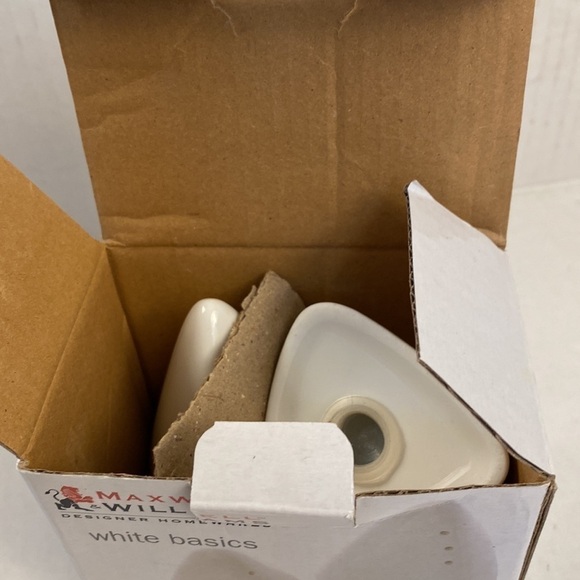 𝅺MODERN salt and pepper shakers Maxwell Williams triangular white angular - Picture 8 of 10